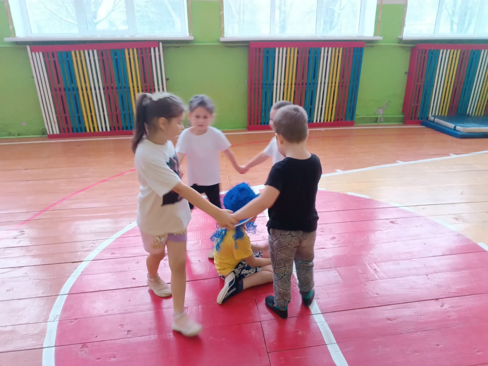 Играя, обучаем. Подвижные игры в дошкольной группе.